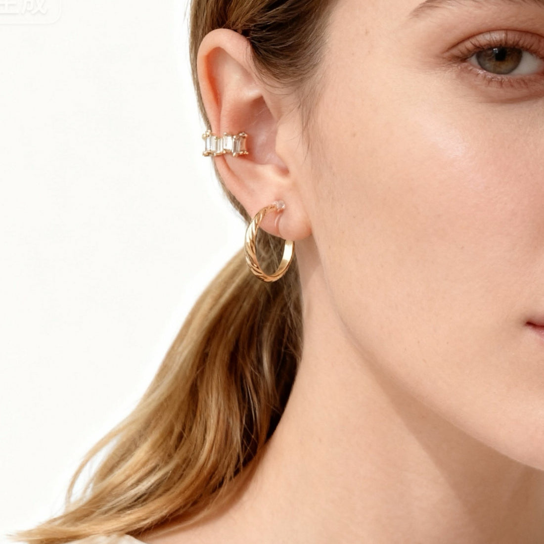 Gold Resinhoop clip-on earrings by SOMIY – pain-free non-pierced jewelry for everyday wear