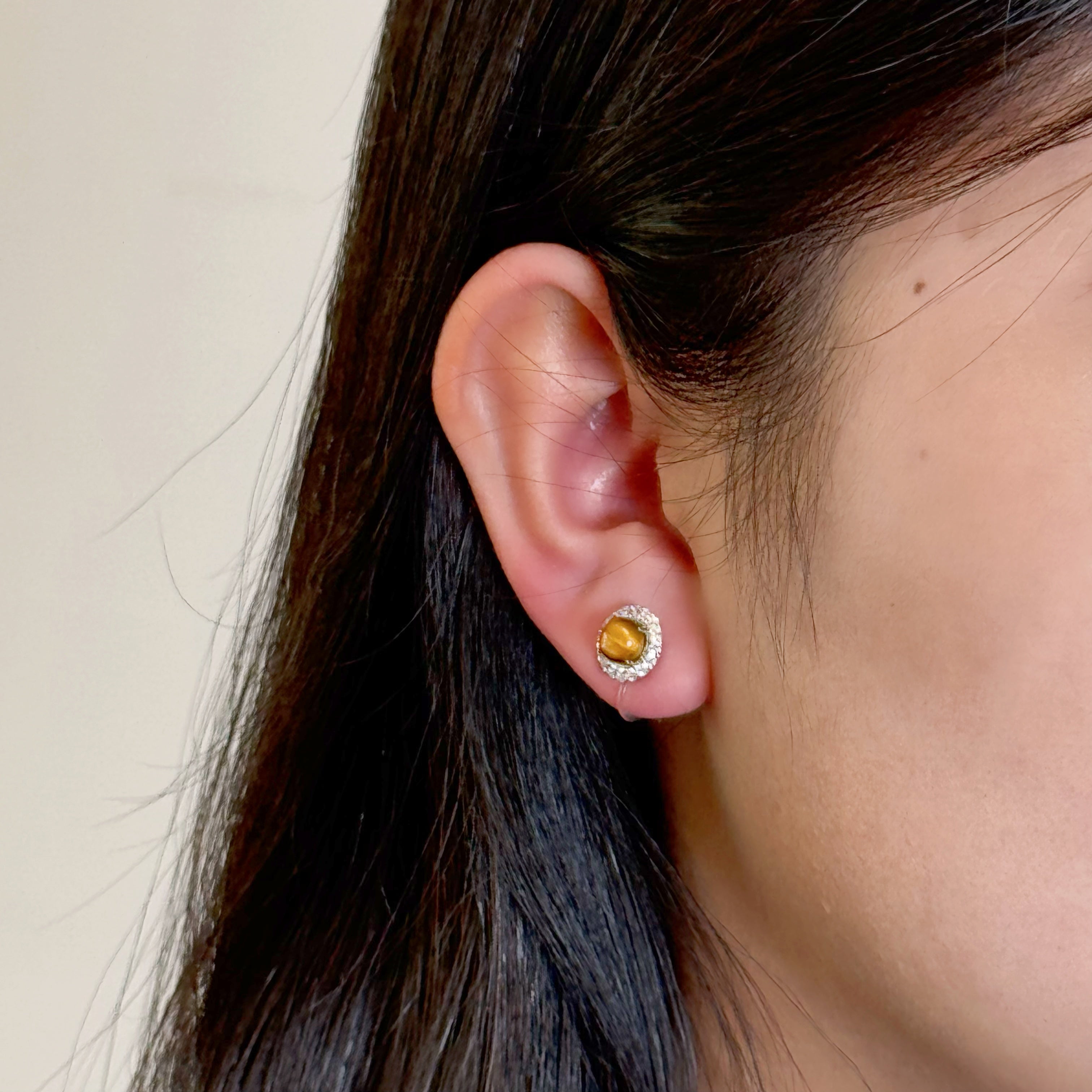 Cat's Eye Diamonds Clip-On Earrings-Silver - SOMIY