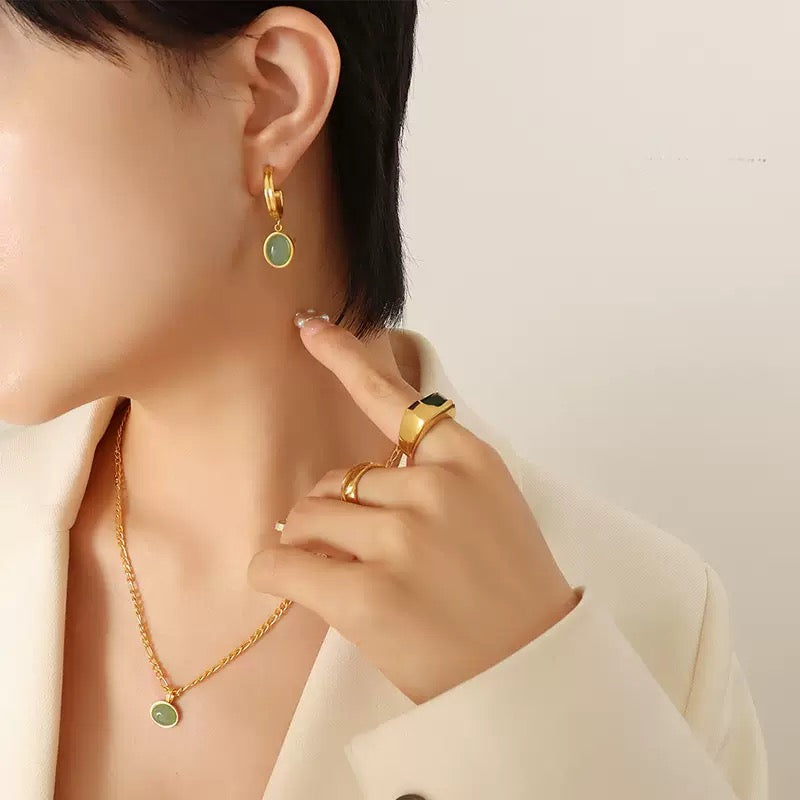 necklace by SOMIY – minimalist jewelry that pairs with our clip-on earrings