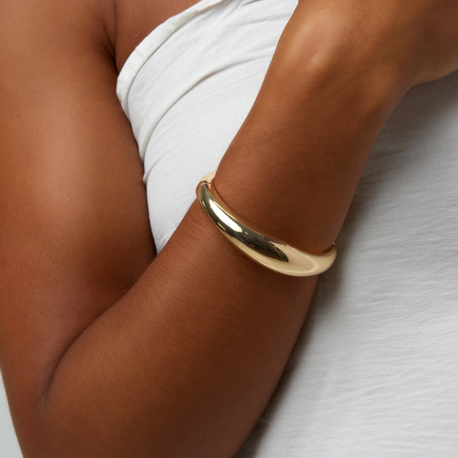 Sleek Solid Minimalist Bangle（Bracelets） - SOMIY