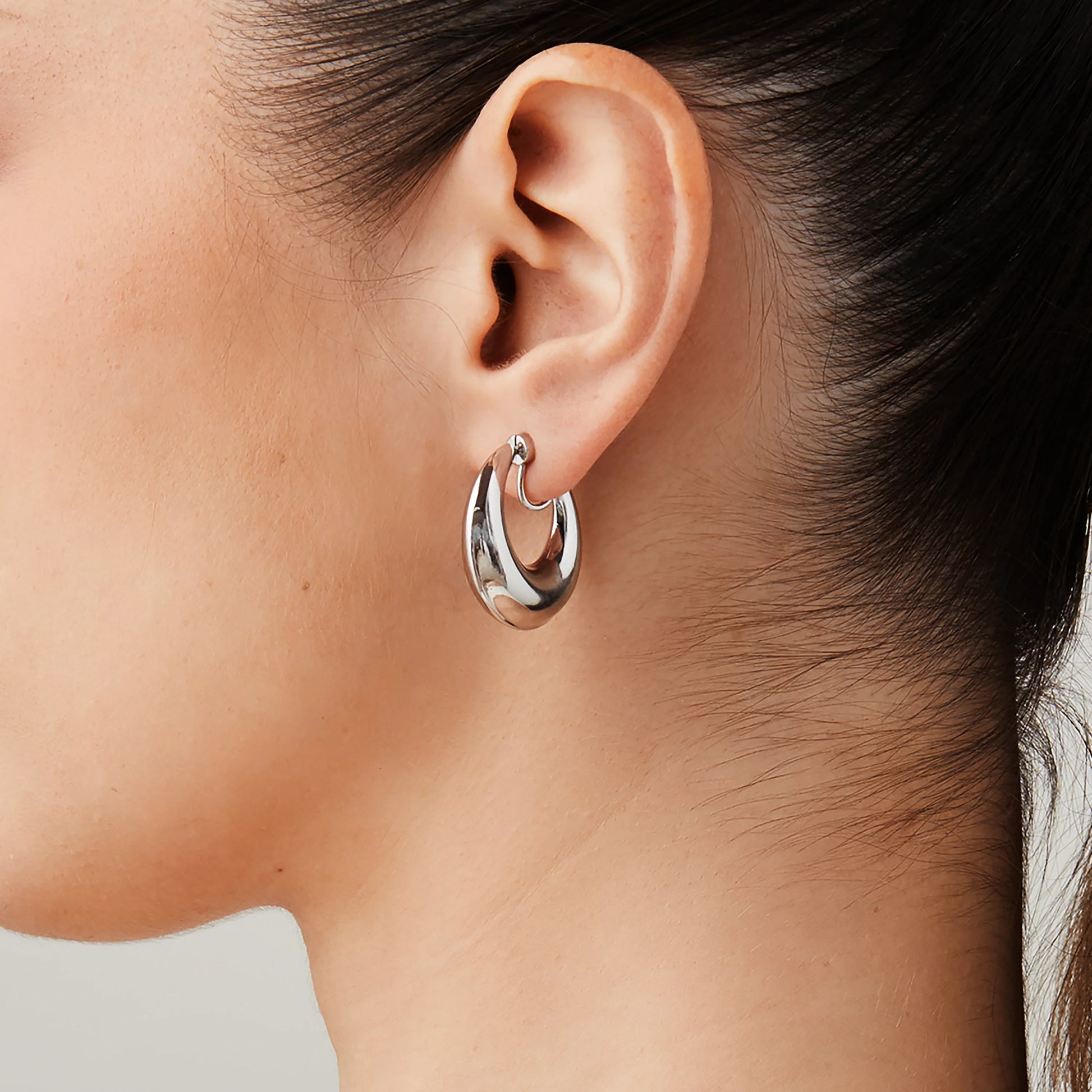 Medium Dome Hoop Clip-On Earrings - SOMIY