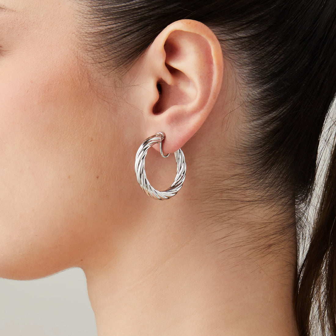 Medium Twist Hoop Clip-On Earrings - SOMIY