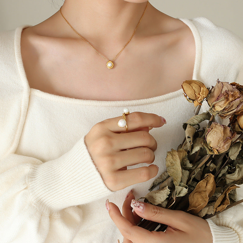 Organic Pearl Pendant Necklace