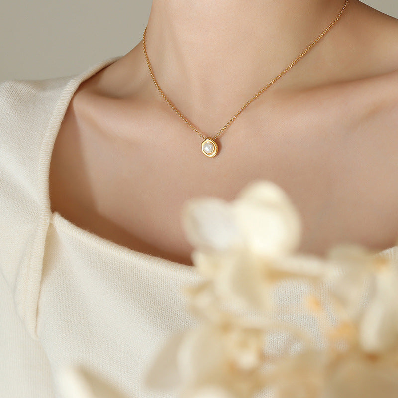 Organic Pearl Pendant Necklace
