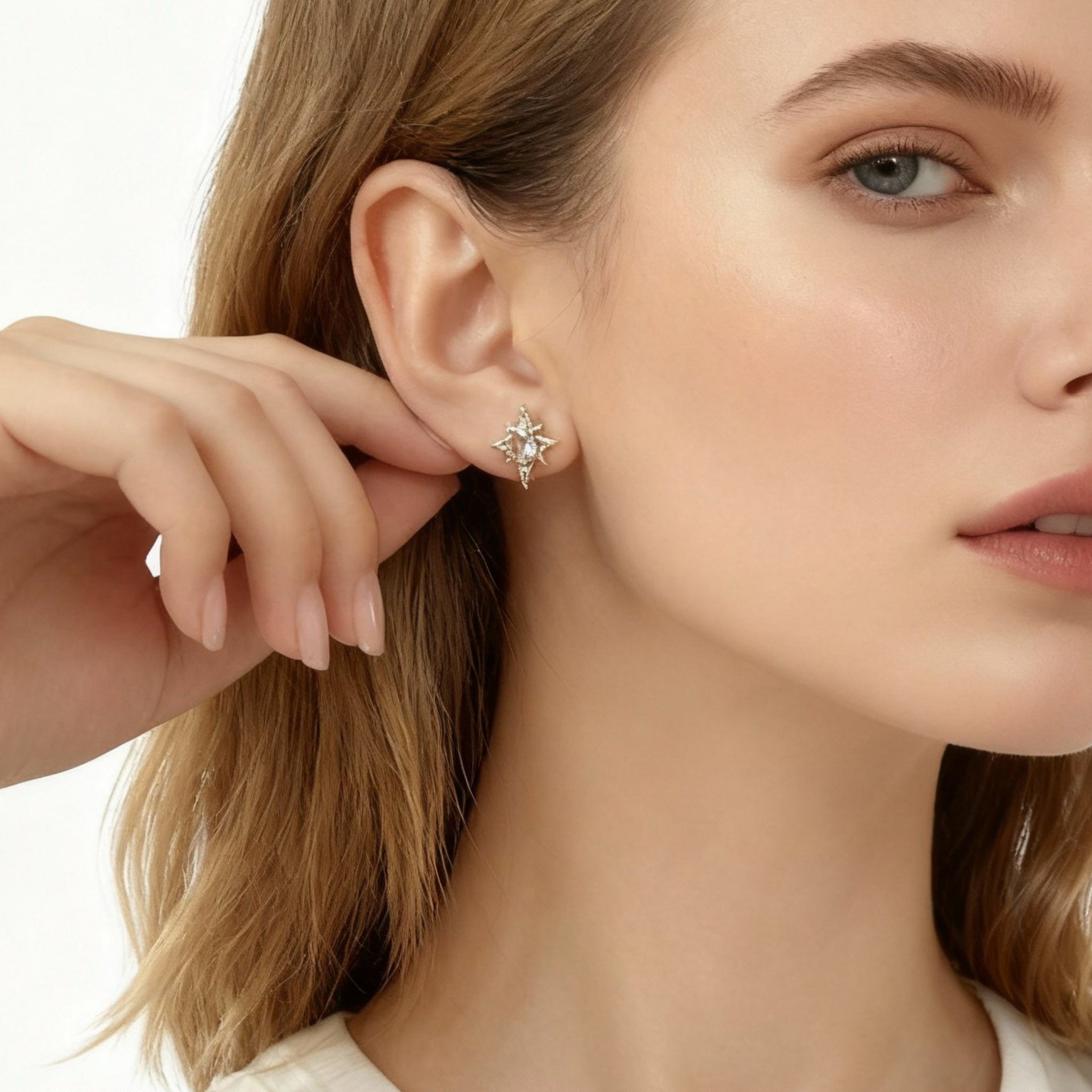 Diamond-studded star Clip-On Stud Earrings - Gold for non-pierced ears – SOMIY