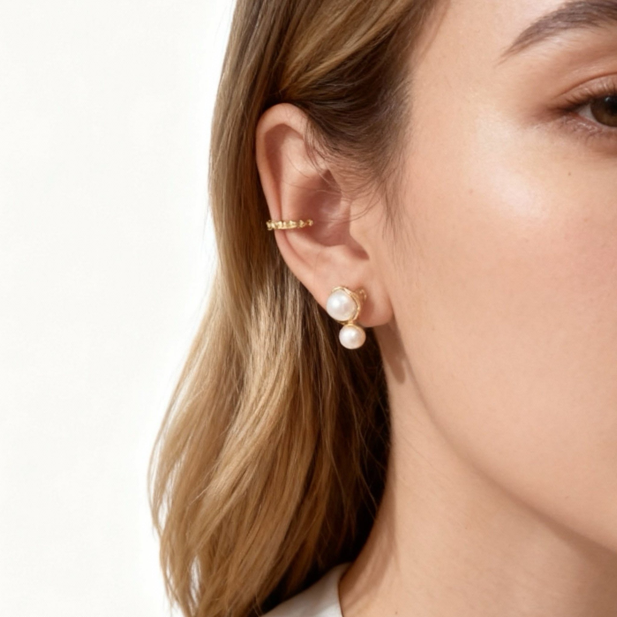 Simple Pearl Clip-On Stud Earrings - Gold for non-pierced ears – SOMIY