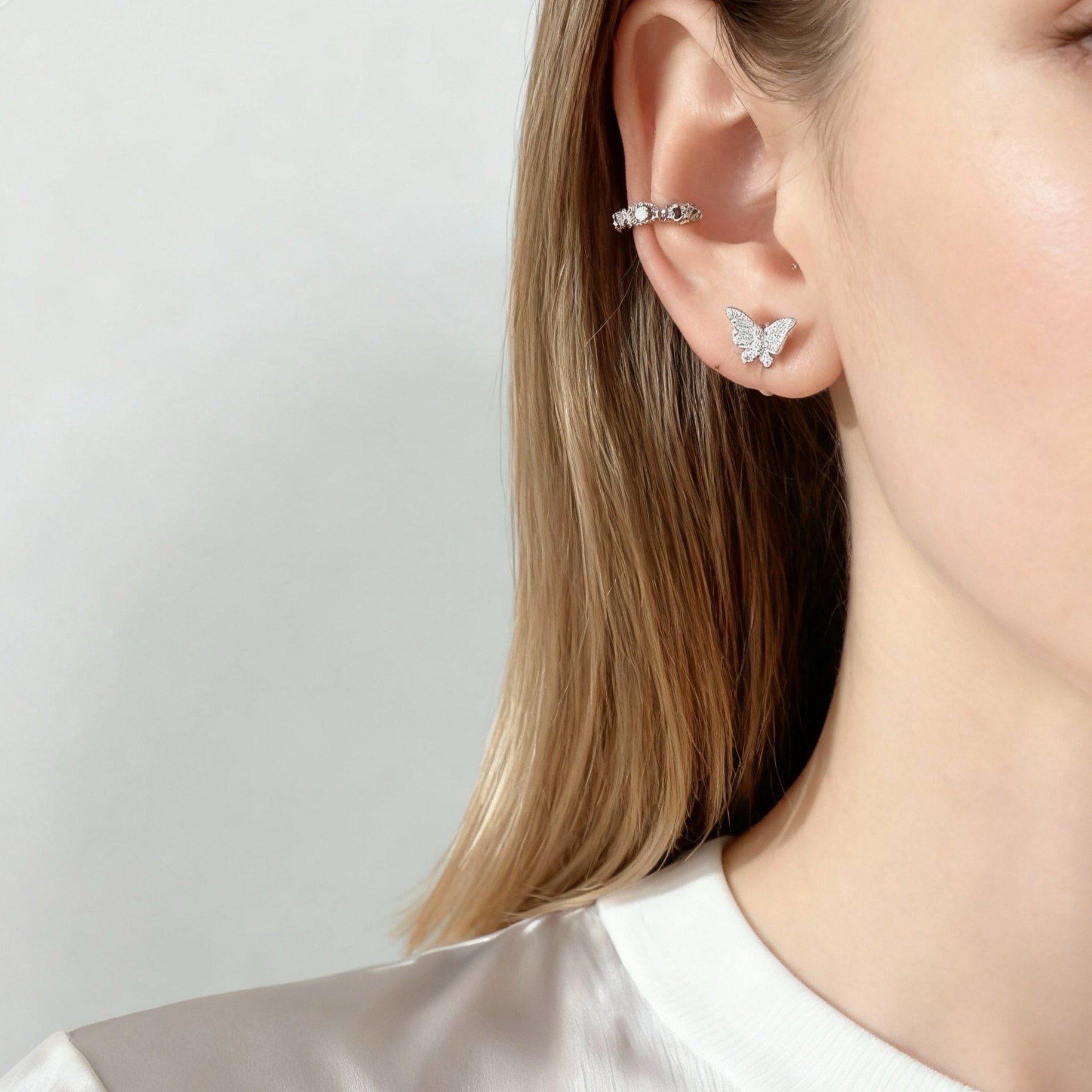 S925 فضة استرلينية مشبك أذن بتلات زهرة ماسية