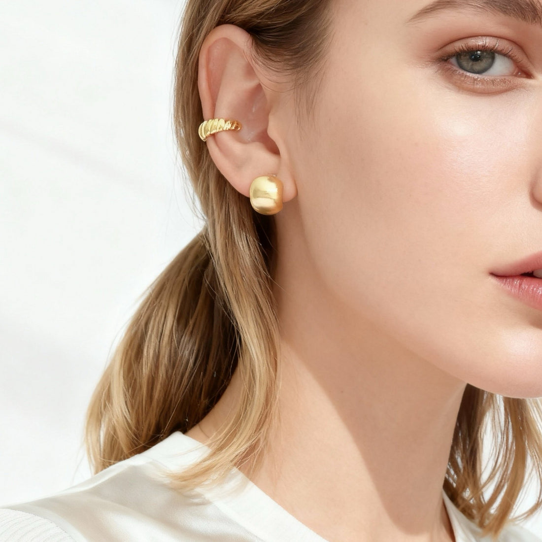 Curved clip On Earrings for non-pierced ears – SOMIY