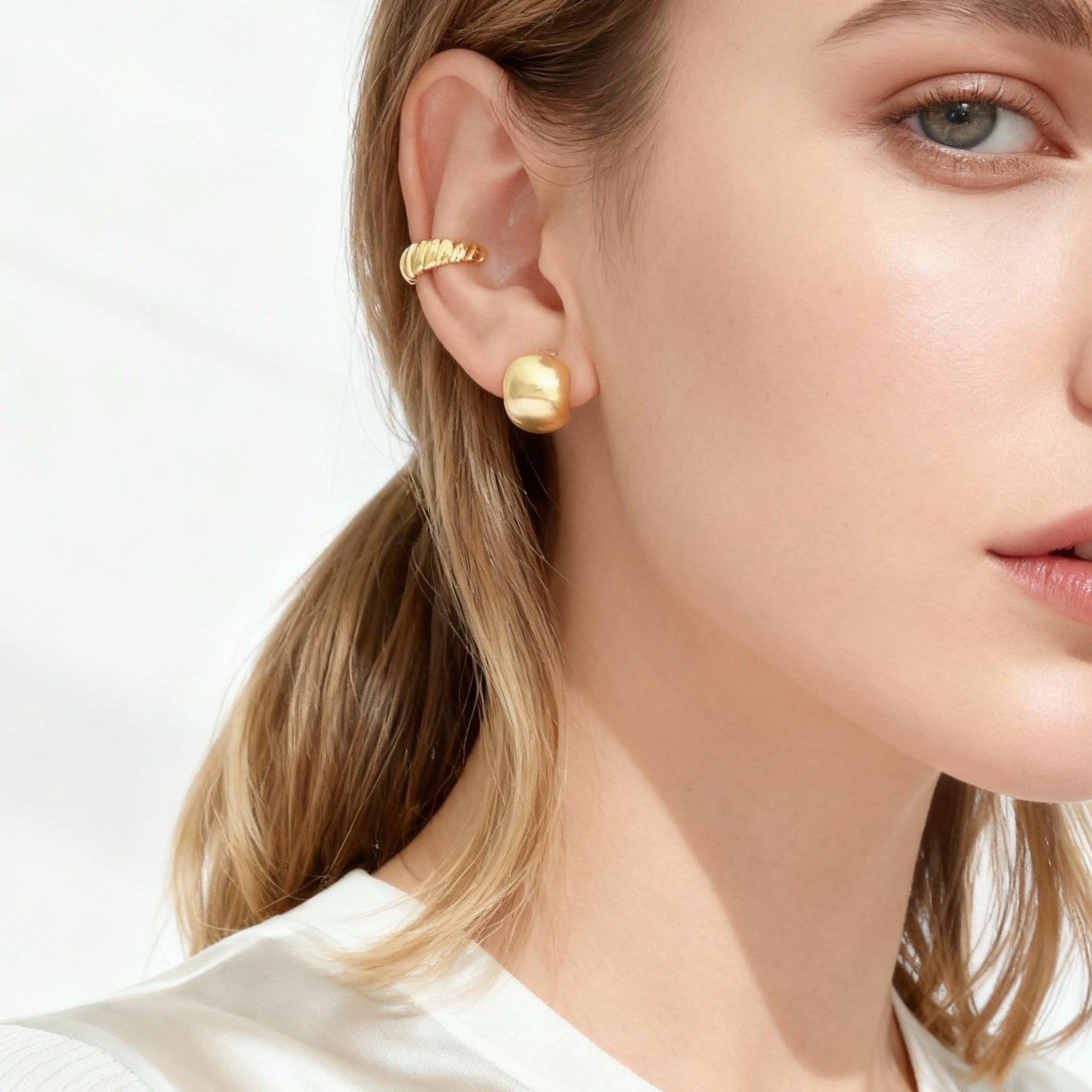 Curved clip On Earrings for non-pierced ears – SOMIY