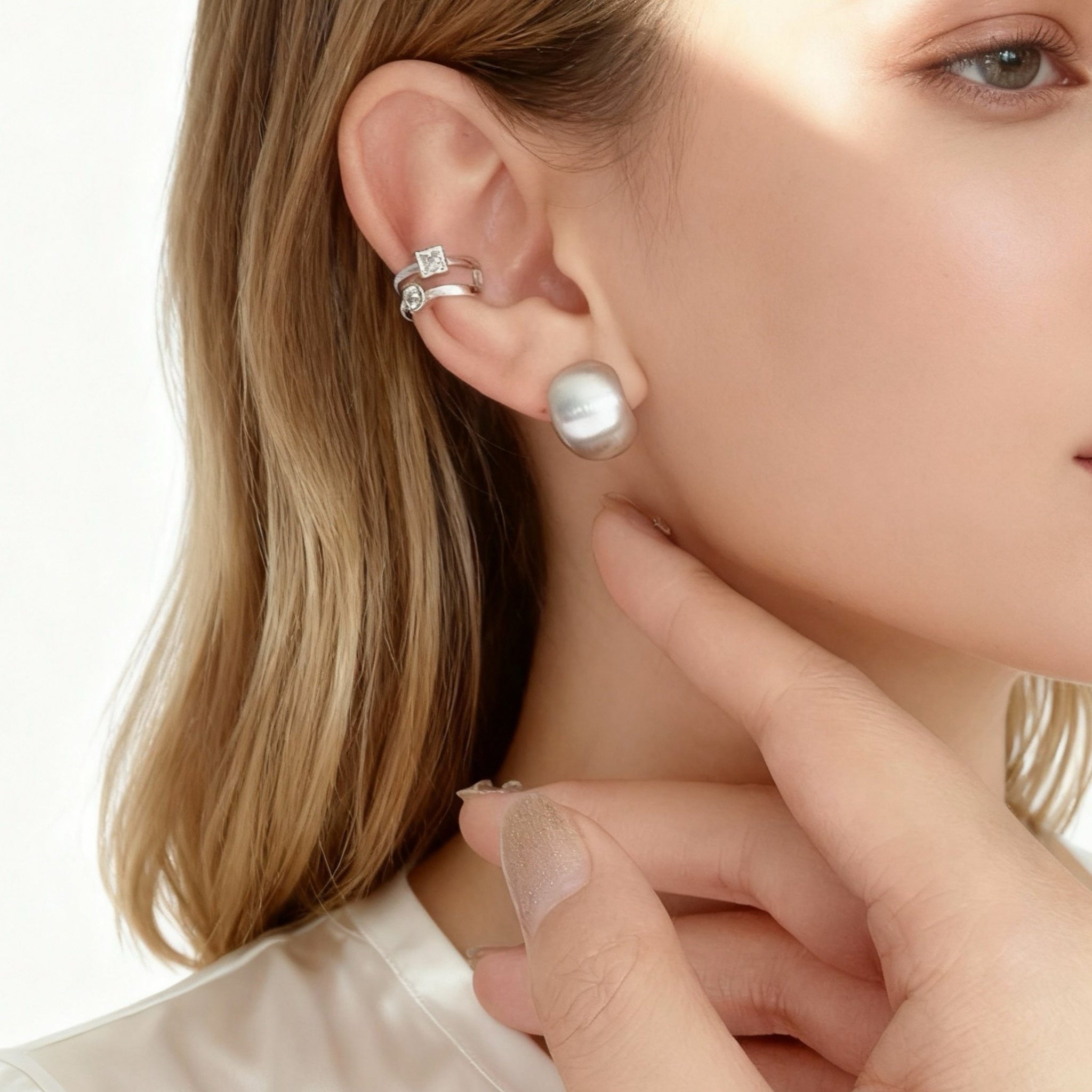 Curved clip On Earrings for non-pierced ears – SOMIY