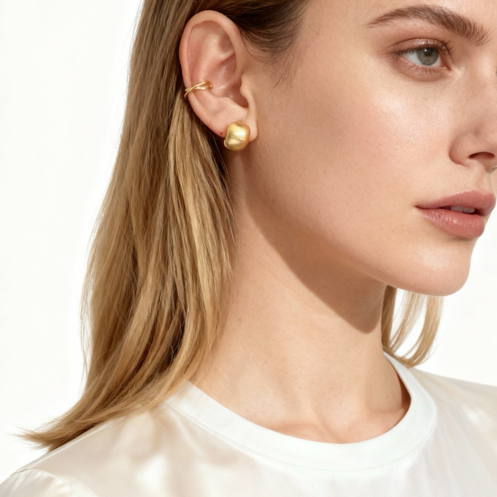Curved clip On Earrings for non-pierced ears – SOMIY