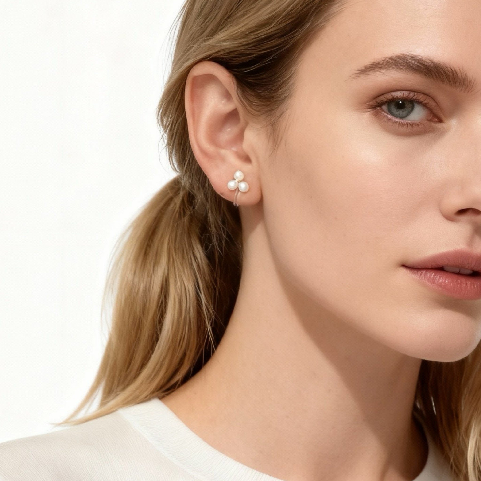 Clover Pearl Clip-On Stud Earrings