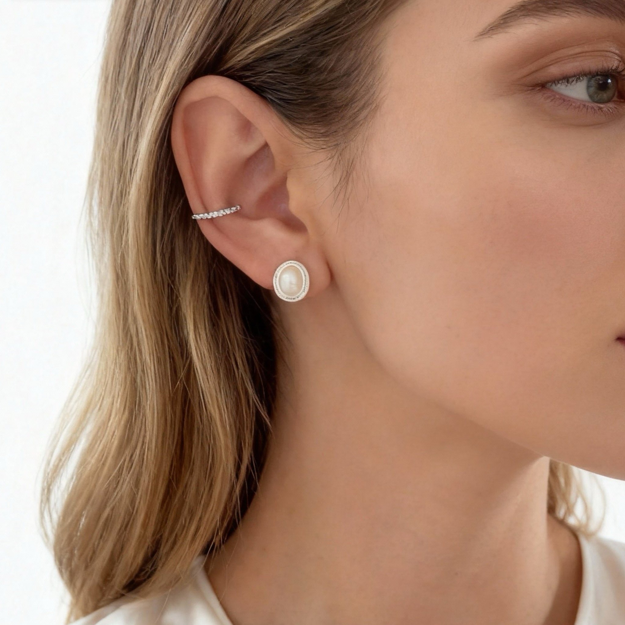 Round Button Pearl Clip-On Earrings for non-pierced ears – SOMIY