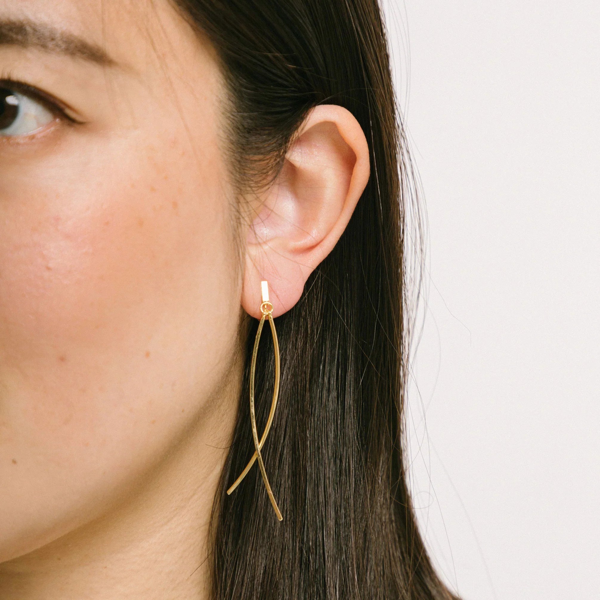 Pearl Crystaldangle clip-on earrings by SOMIY – pain-free non-pierced jewelry for everyday wear