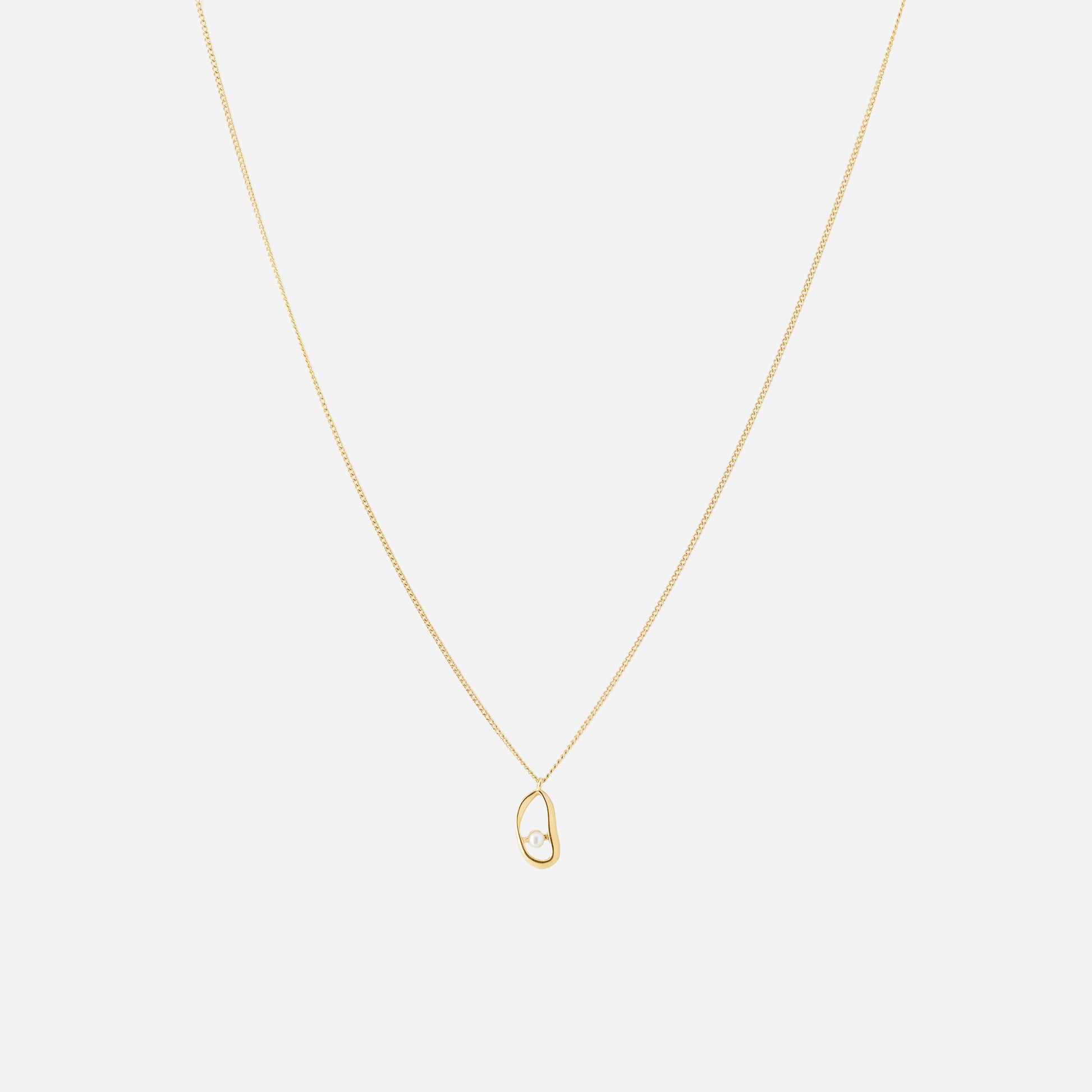 Pearlnecklace by SOMIY – minimalist jewelry that pairs with our clip-on earrings