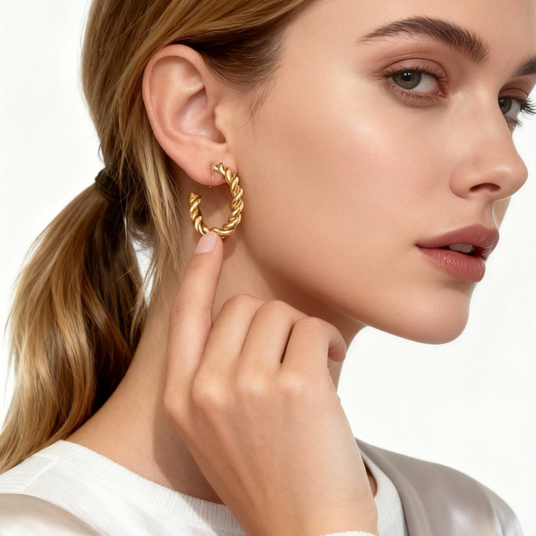 Gold Resinhoop clip-on earrings by SOMIY – pain-free non-pierced jewelry for everyday wear