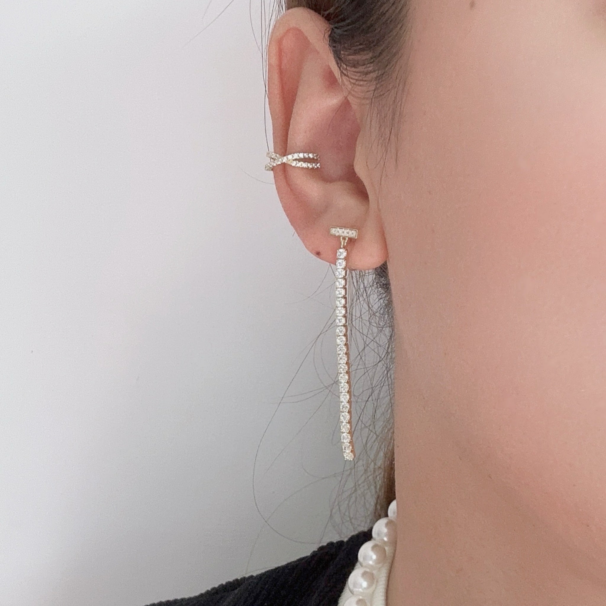 T-Shaped Diamond Clip Chain Earrings - Gold - SOMIY