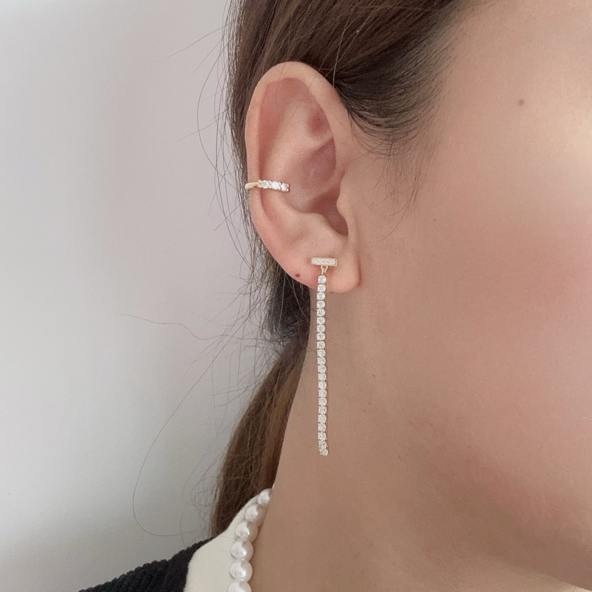 T-Shaped Diamond Clip Chain Earrings - Gold - SOMIY