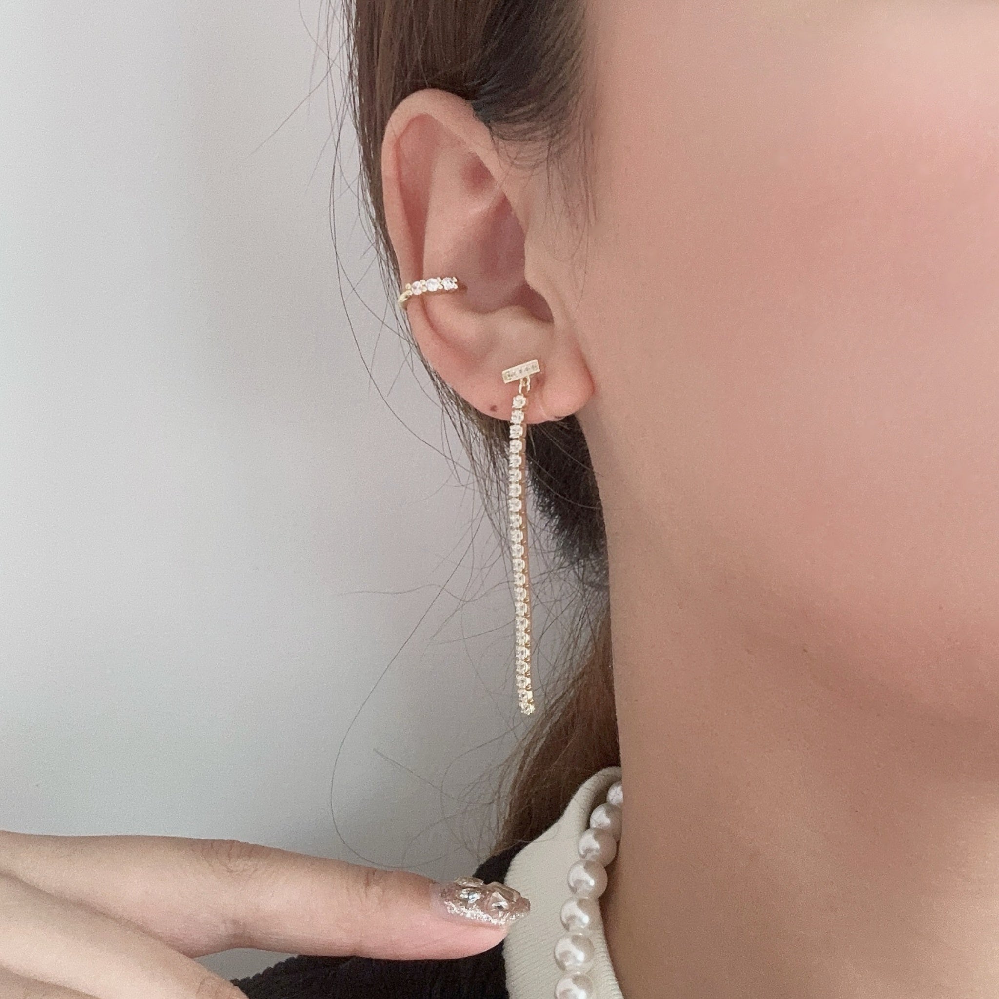 T-Shaped Diamond Clip Chain Earrings - Gold - SOMIY