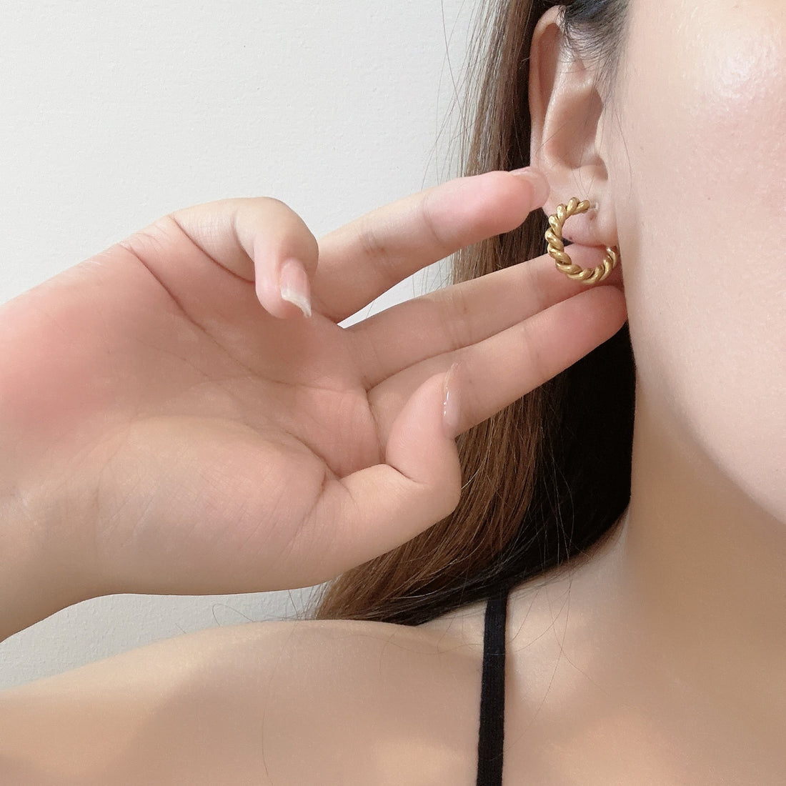 Small Spiral Clip-on Hoop Earrings - SOMIY