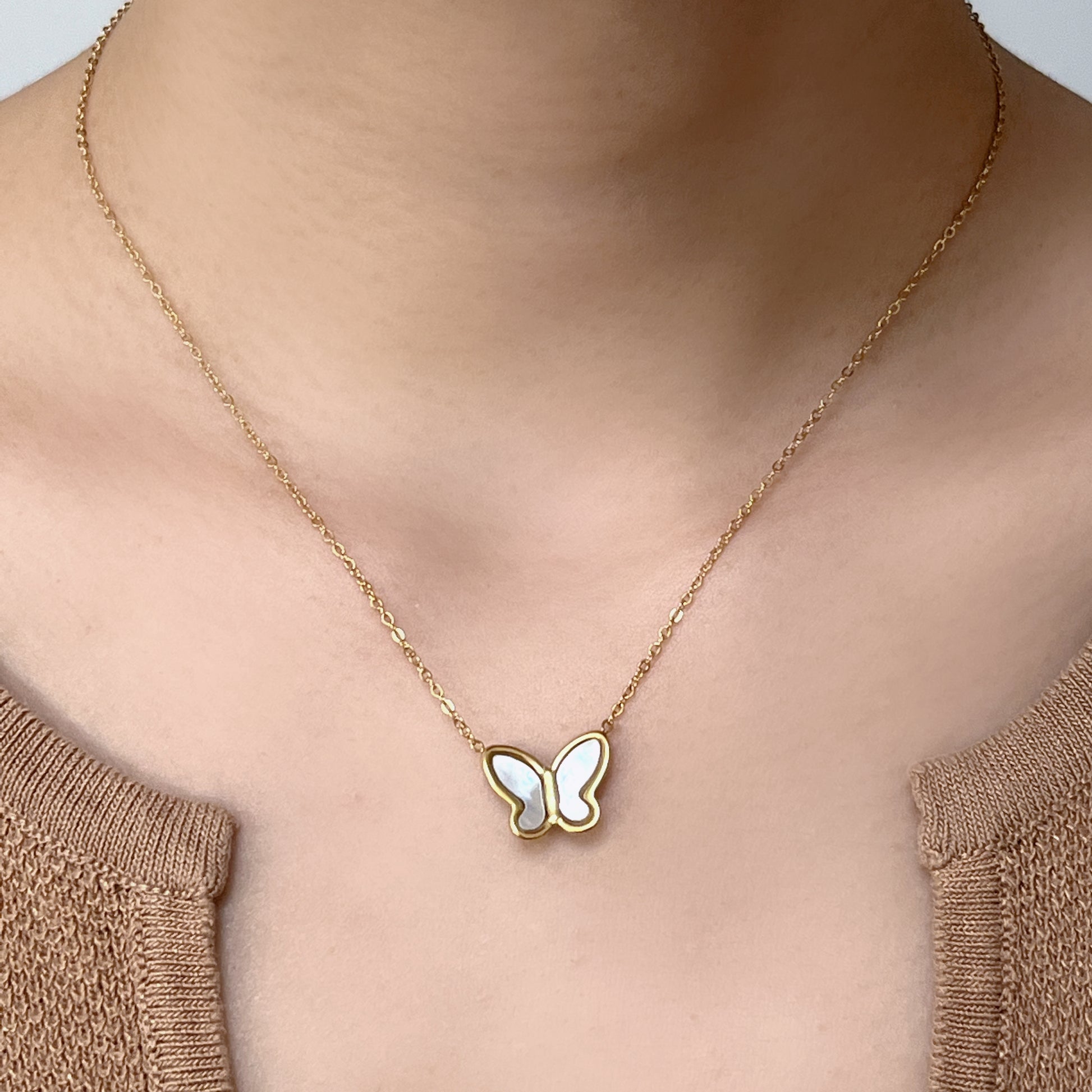 White Flow Butterfly Set (Clip-On Earrings&Necklace) - SOMIY