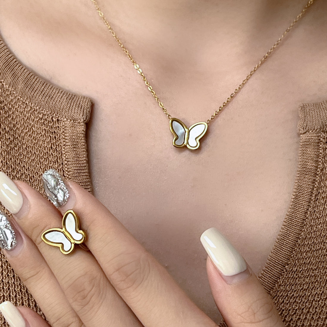 White Flow Butterfly Set (Clip-On Earrings&Necklace) - SOMIY
