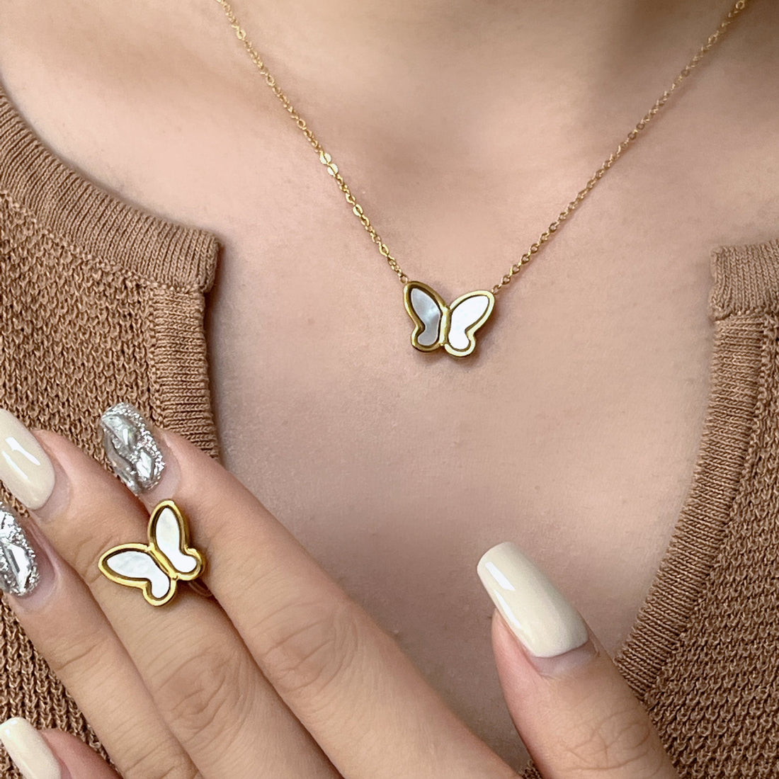 White Flow Butterfly Set (Clip-On Earrings&Necklace) - SOMIY