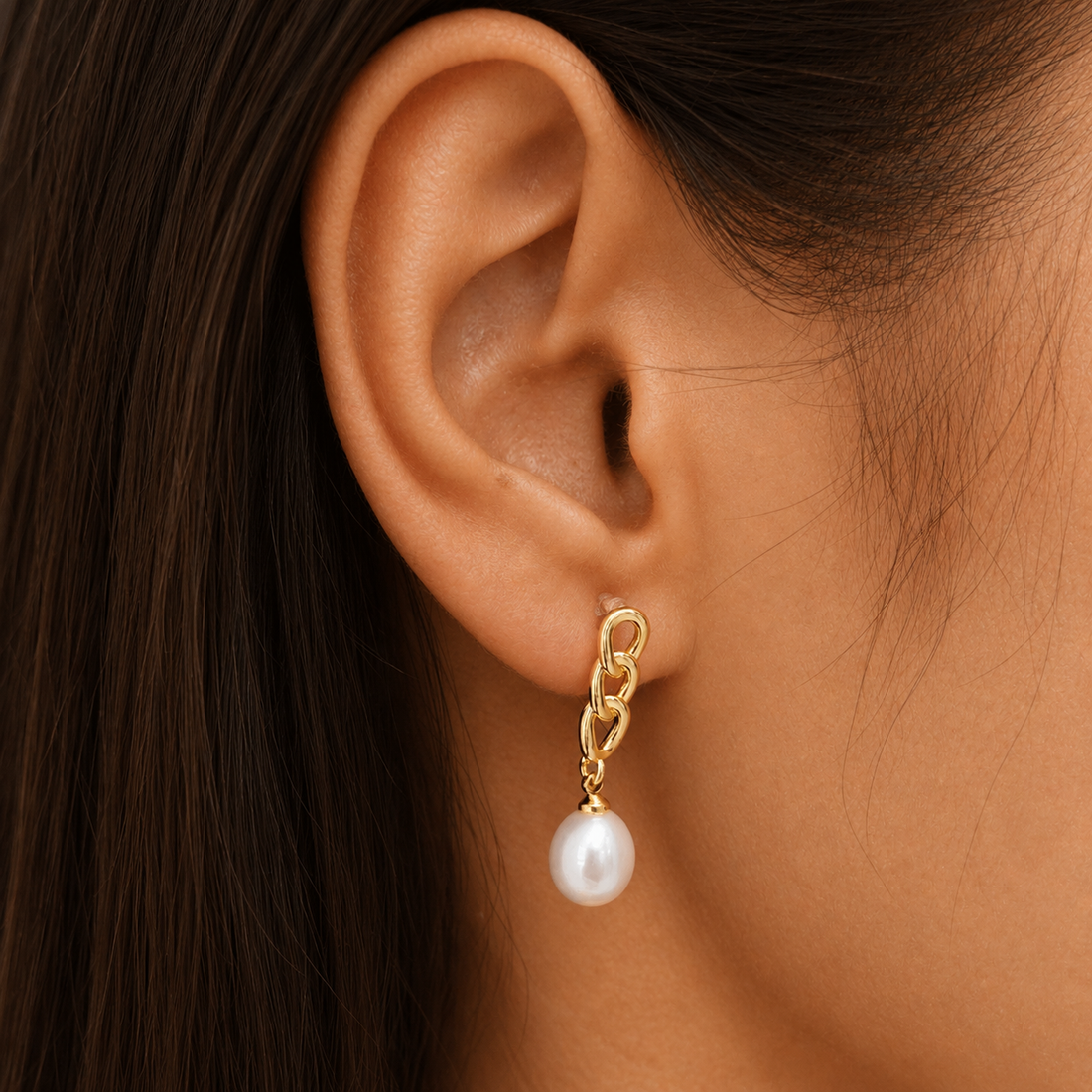 Sculpted Link Pearl Drop Clip-On Earrings in Gold front view