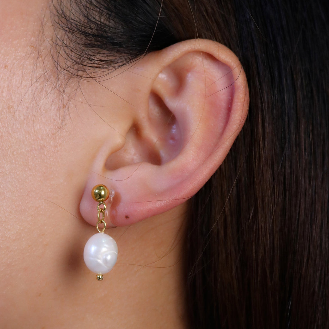 Gold Pearl Resindangle clip-on earrings by SOMIY – pain-free non-pierced jewelry for everyday wear