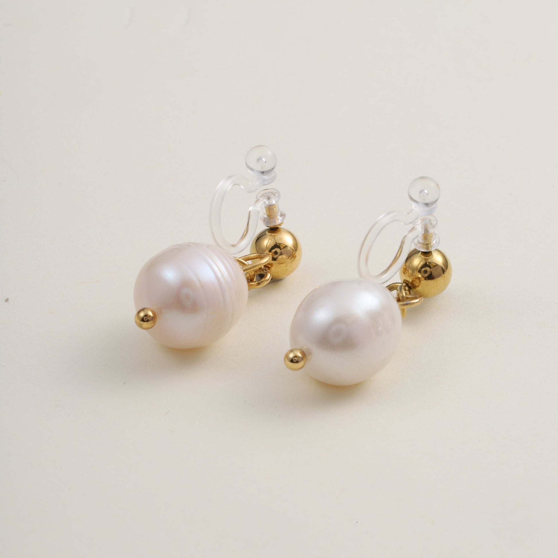 Gold Pearlclip-on earrings by SOMIY – pain-free non-pierced jewelry for everyday wear