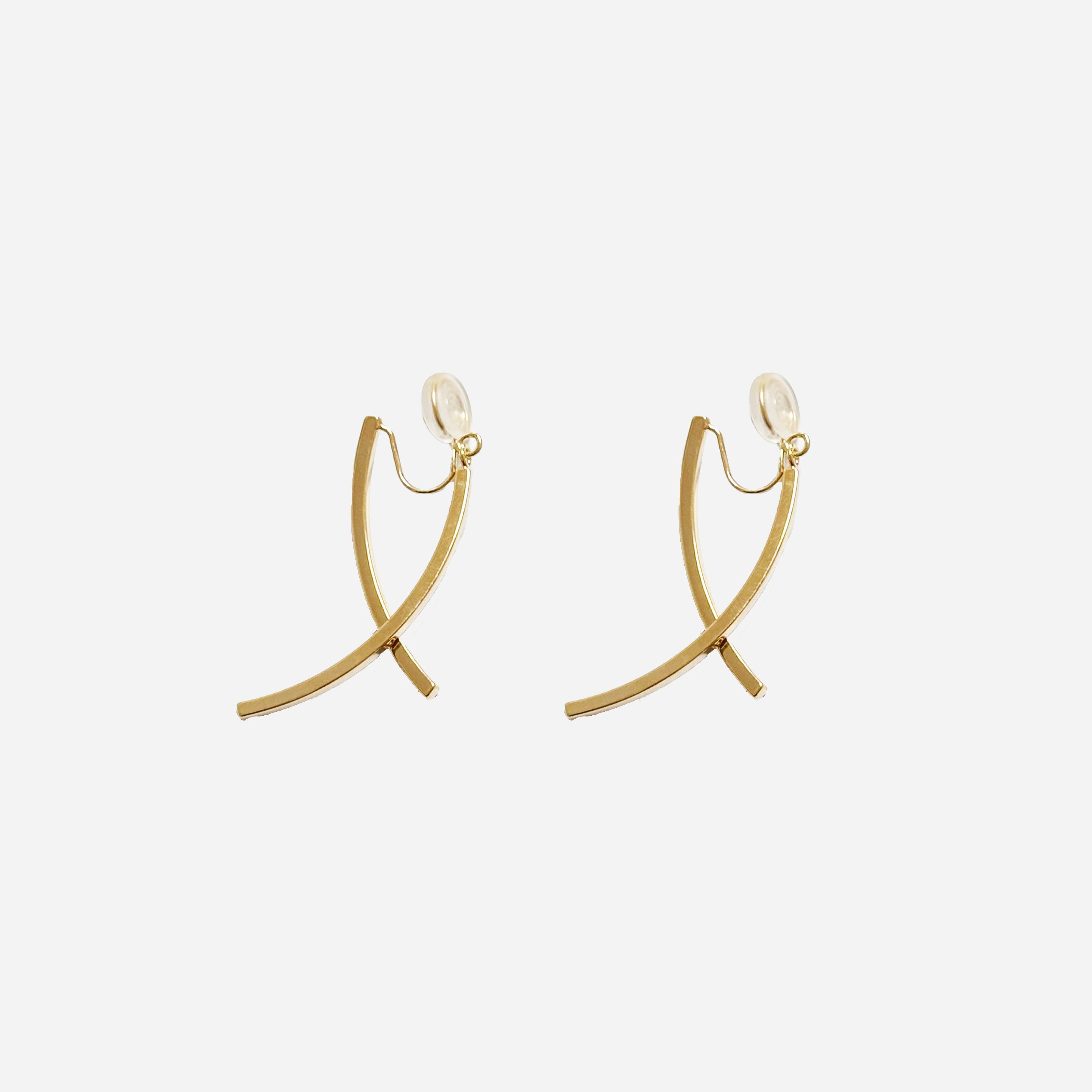 Golddangle clip-on earrings by SOMIY – pain-free non-pierced jewelry for everyday wear