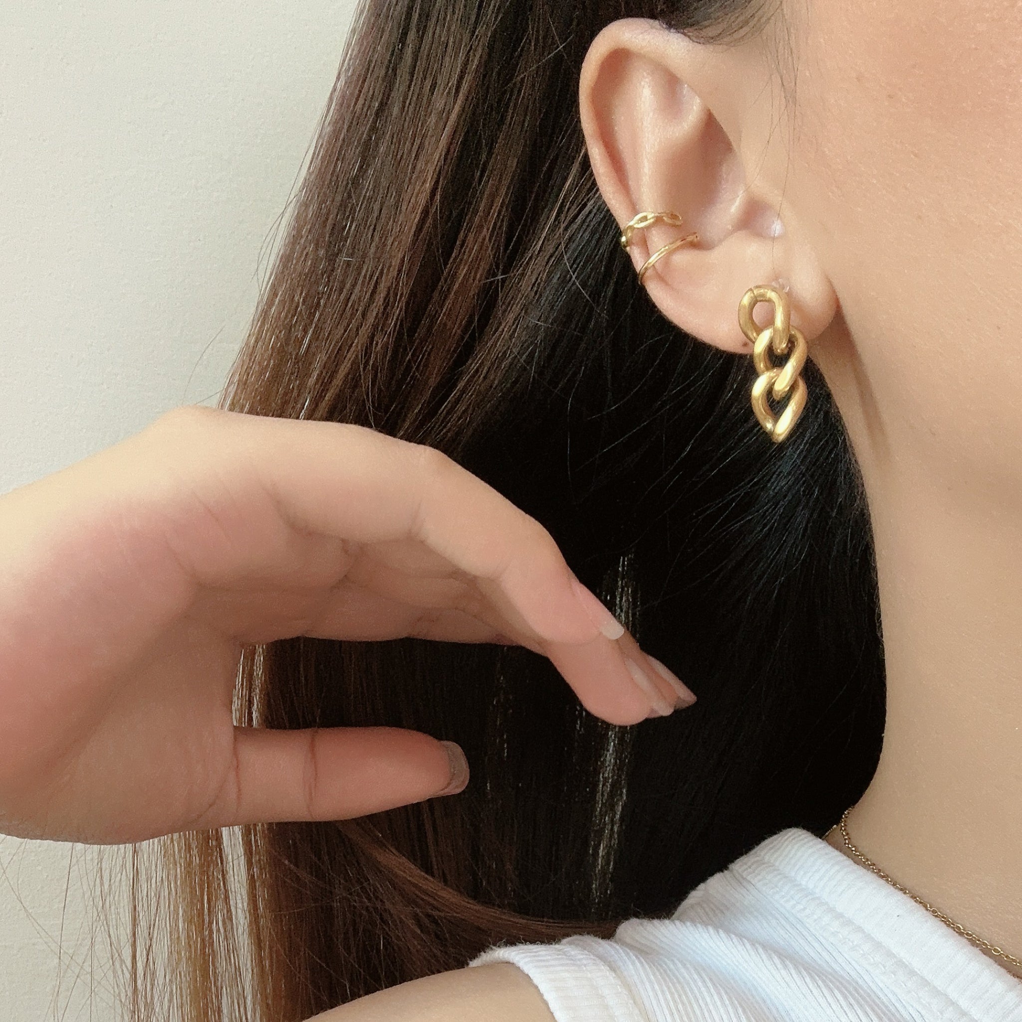 clip-on earrings by SOMIY – pain-free non-pierced jewelry for everyday wear