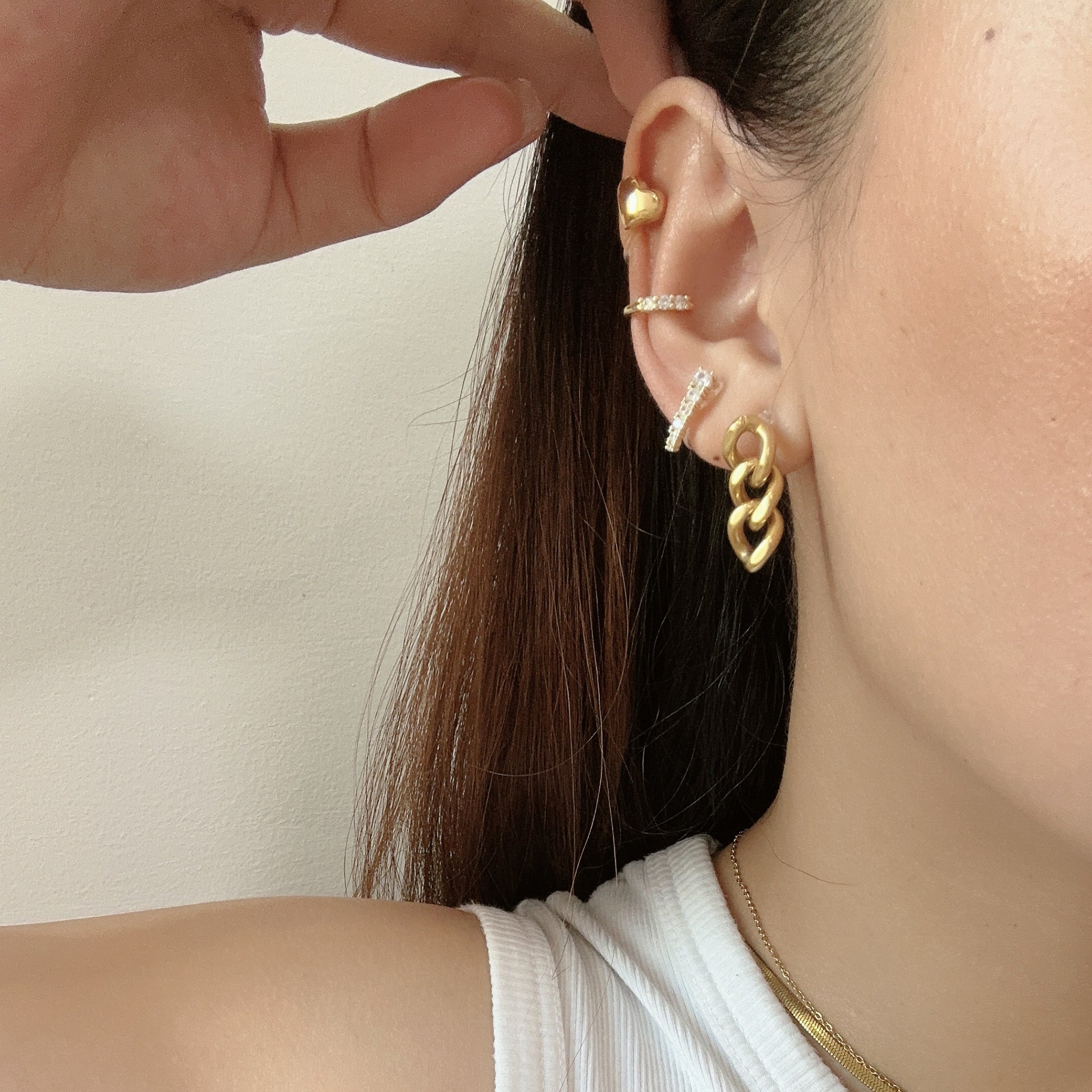 clip-on earrings by SOMIY – pain-free non-pierced jewelry for everyday wear