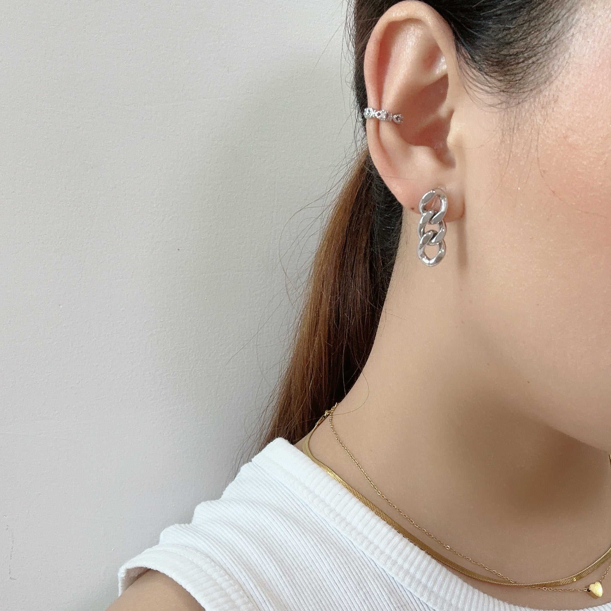 clip-on earrings by SOMIY – pain-free non-pierced jewelry for everyday wear