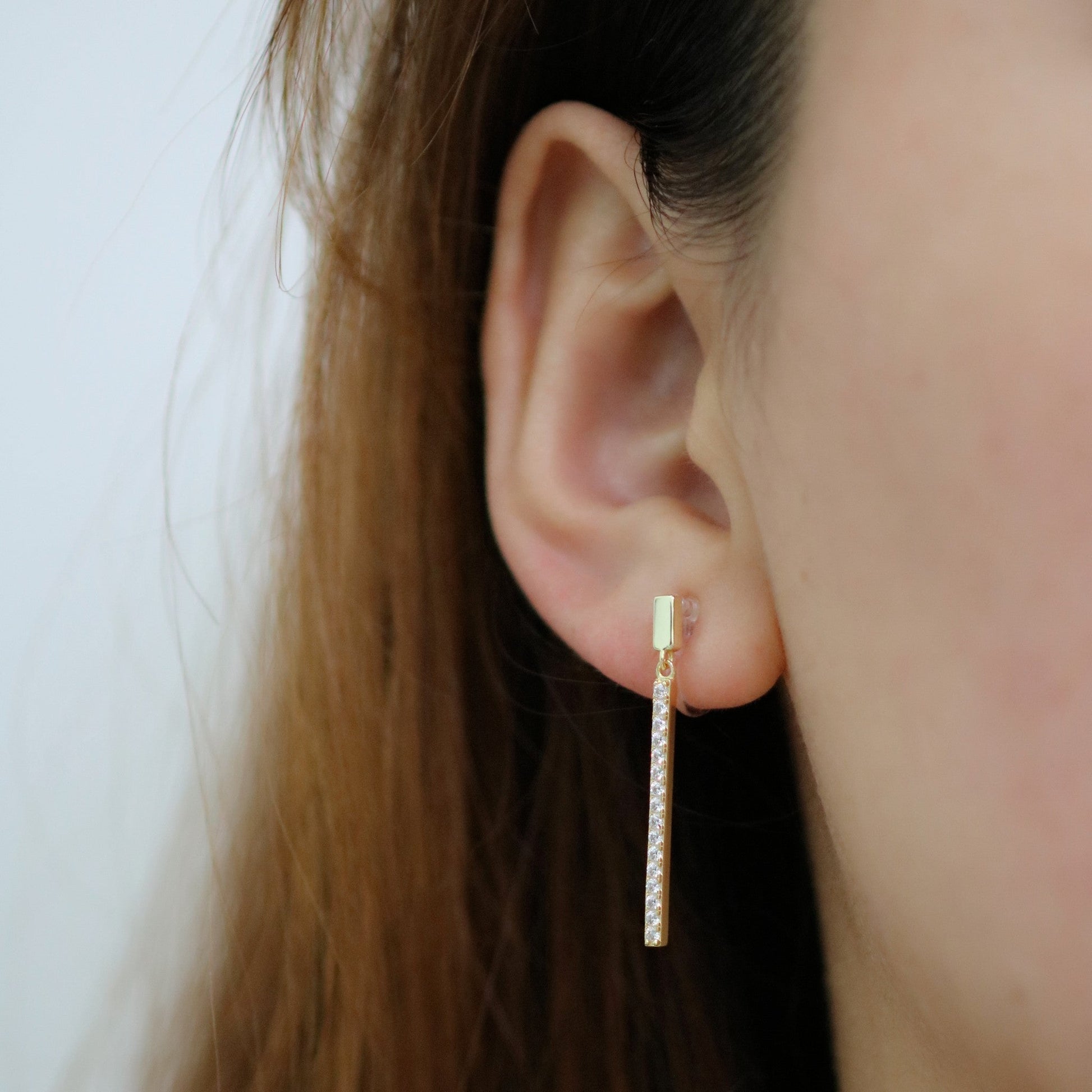 clip-on earrings by SOMIY – pain-free non-pierced jewelry for everyday wear