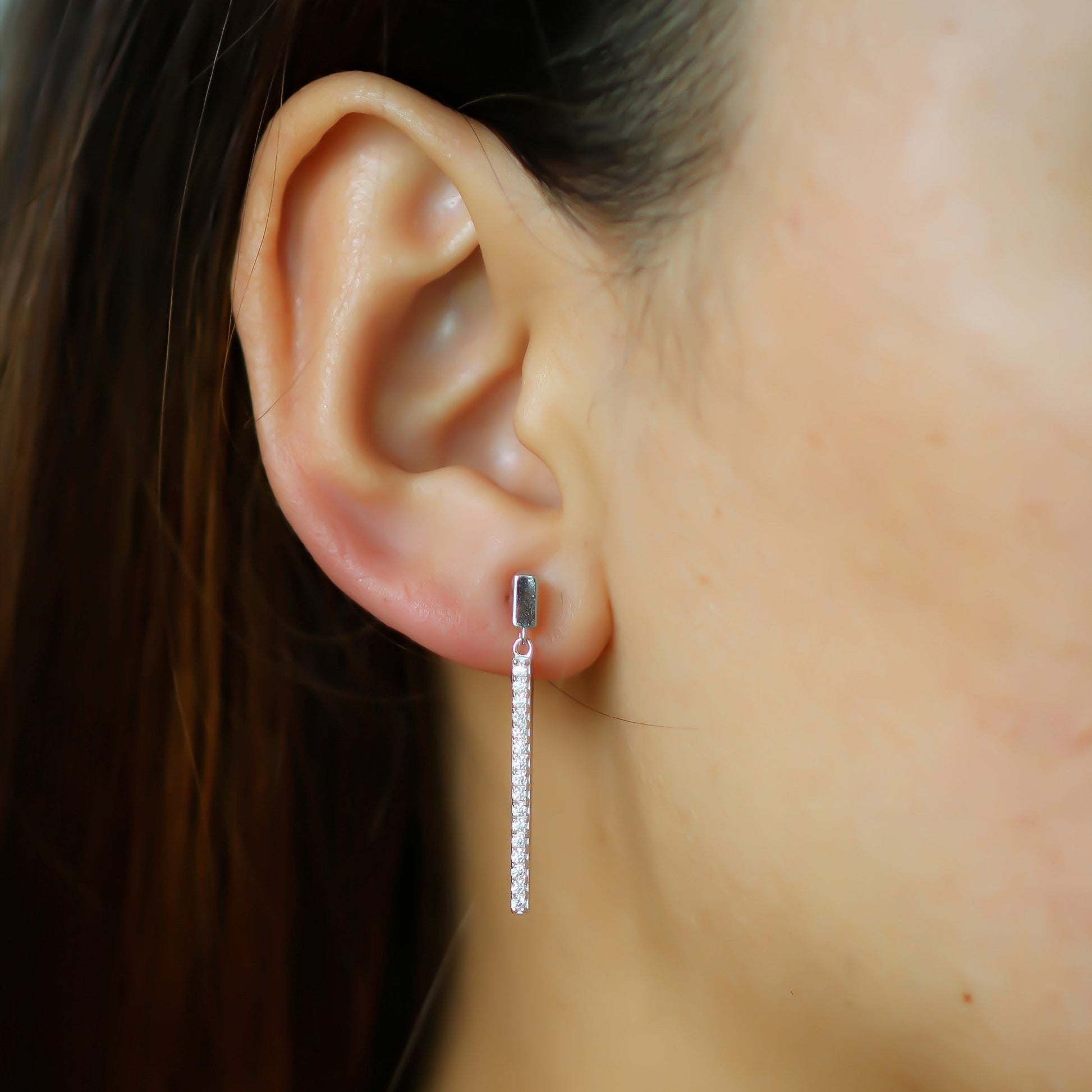 clip-on earrings by SOMIY – pain-free non-pierced jewelry for everyday wear