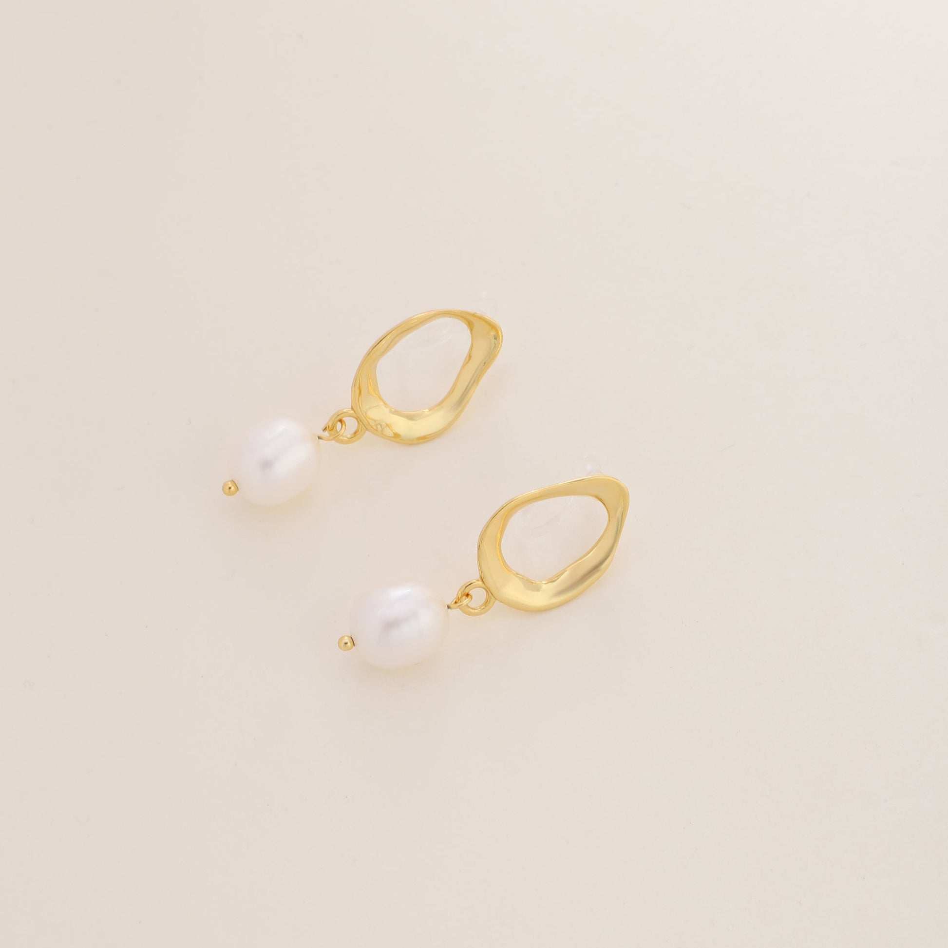 Pearlclip-on earrings by SOMIY – pain-free non-pierced jewelry for everyday wear