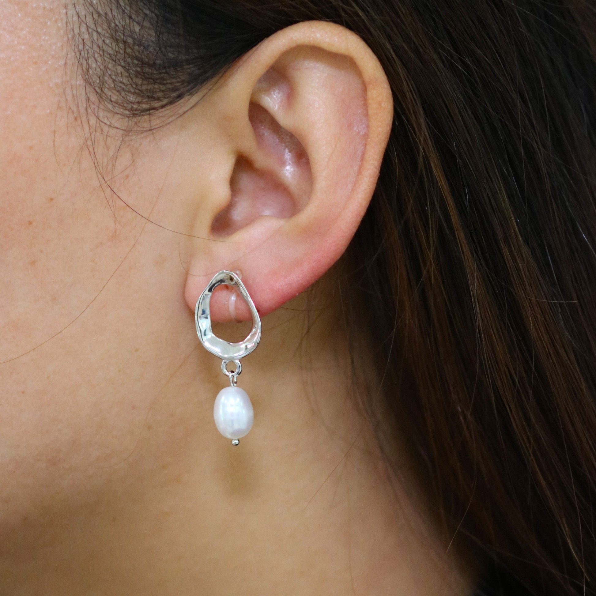Pearlclip-on earrings by SOMIY – pain-free non-pierced jewelry for everyday wear