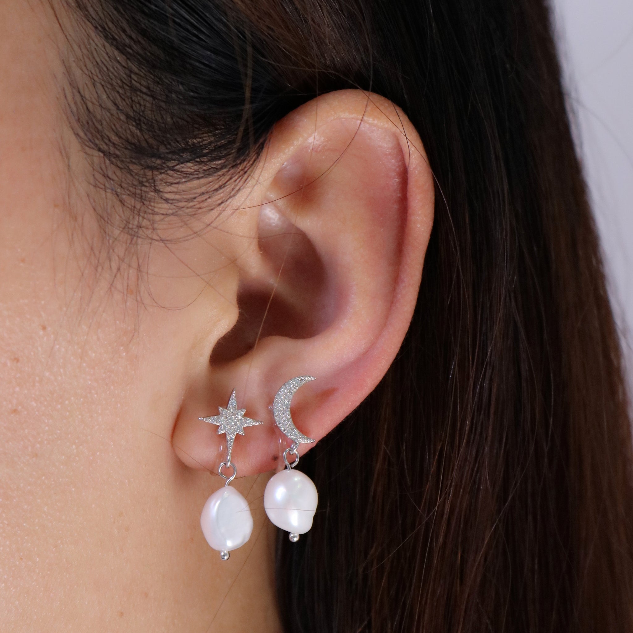 Gold Pearlclip-on earrings by SOMIY – pain-free non-pierced jewelry for everyday wear