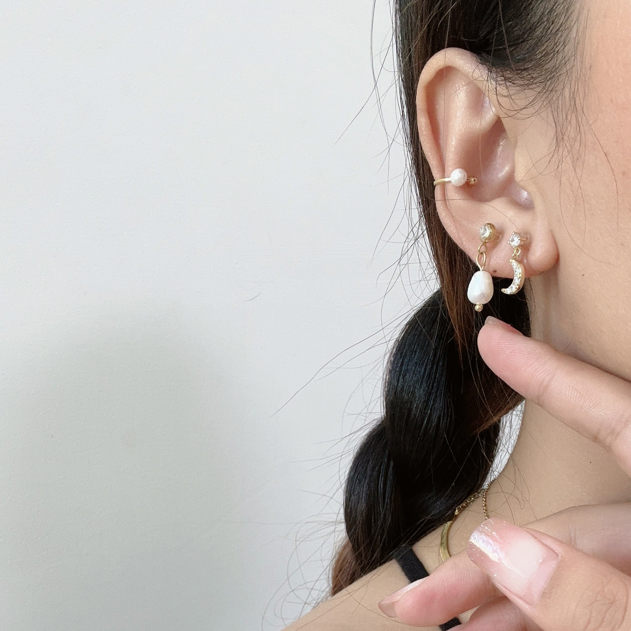 clip-on earrings by SOMIY – pain-free non-pierced jewelry for everyday wear