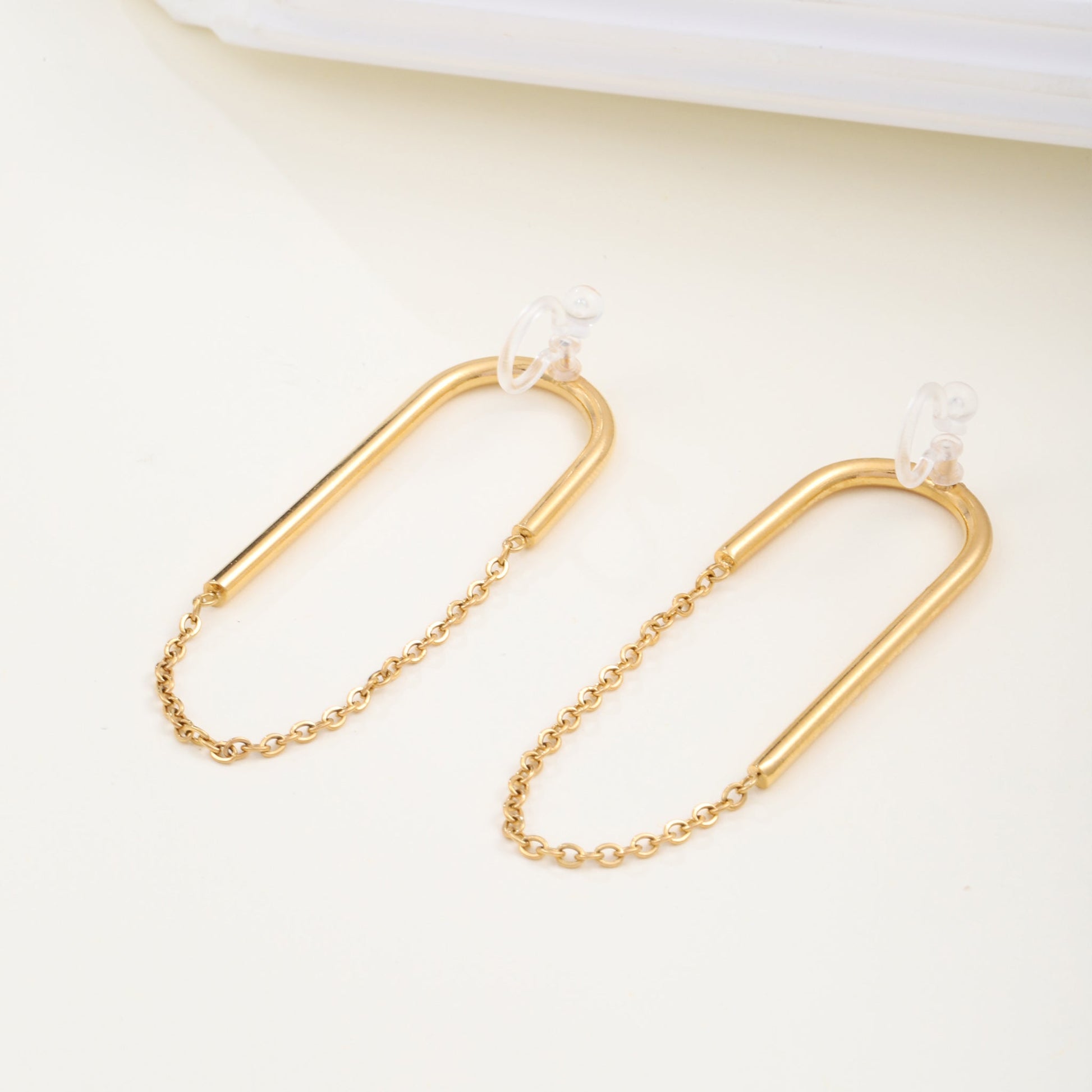 clip-on earrings by SOMIY – pain-free non-pierced jewelry for everyday wear