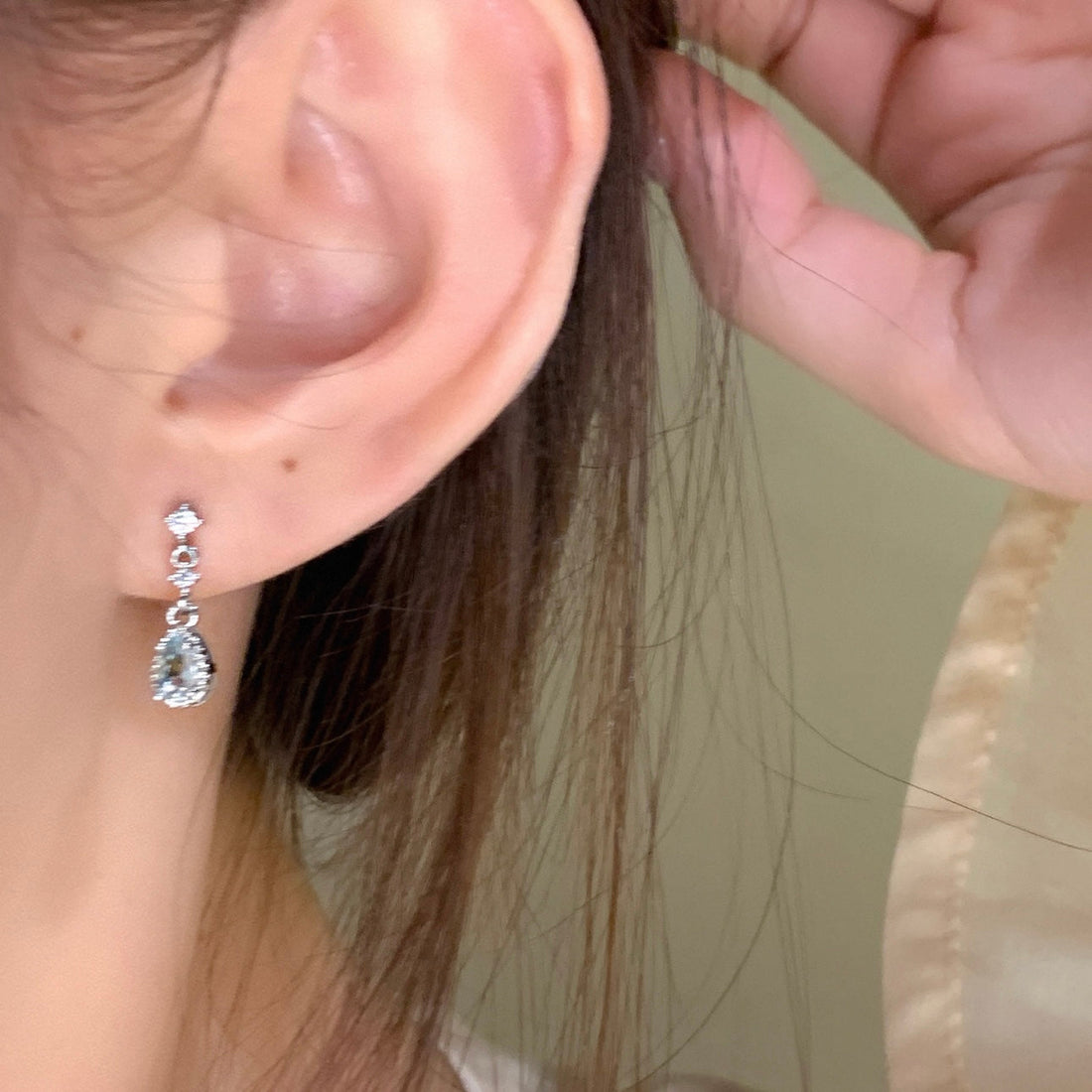 dangle clip-on earrings by SOMIY – pain-free non-pierced jewelry for everyday wear