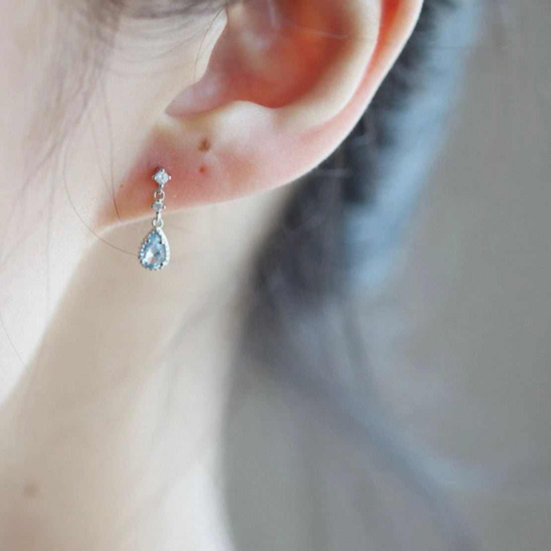 dangle clip-on earrings by SOMIY – pain-free non-pierced jewelry for everyday wear