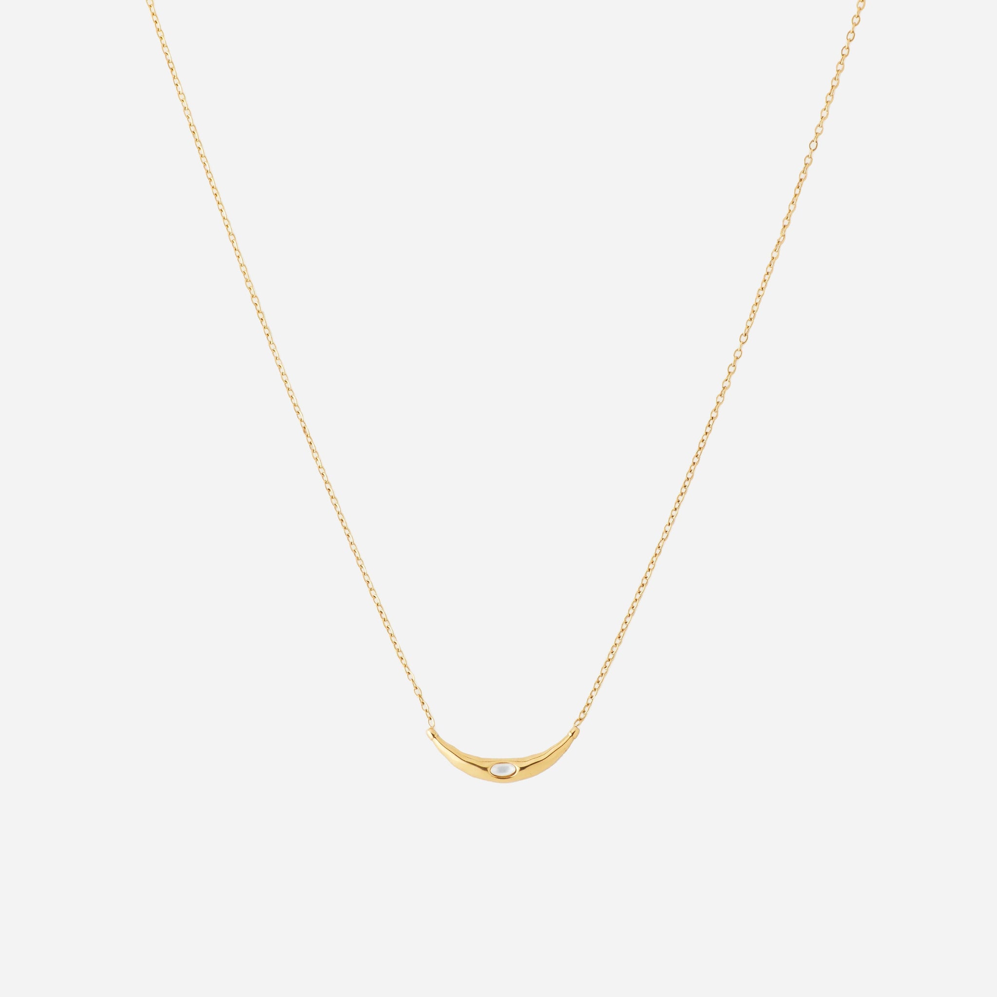 Gold Pearlnecklace by SOMIY – minimalist jewelry that pairs with our clip-on earrings