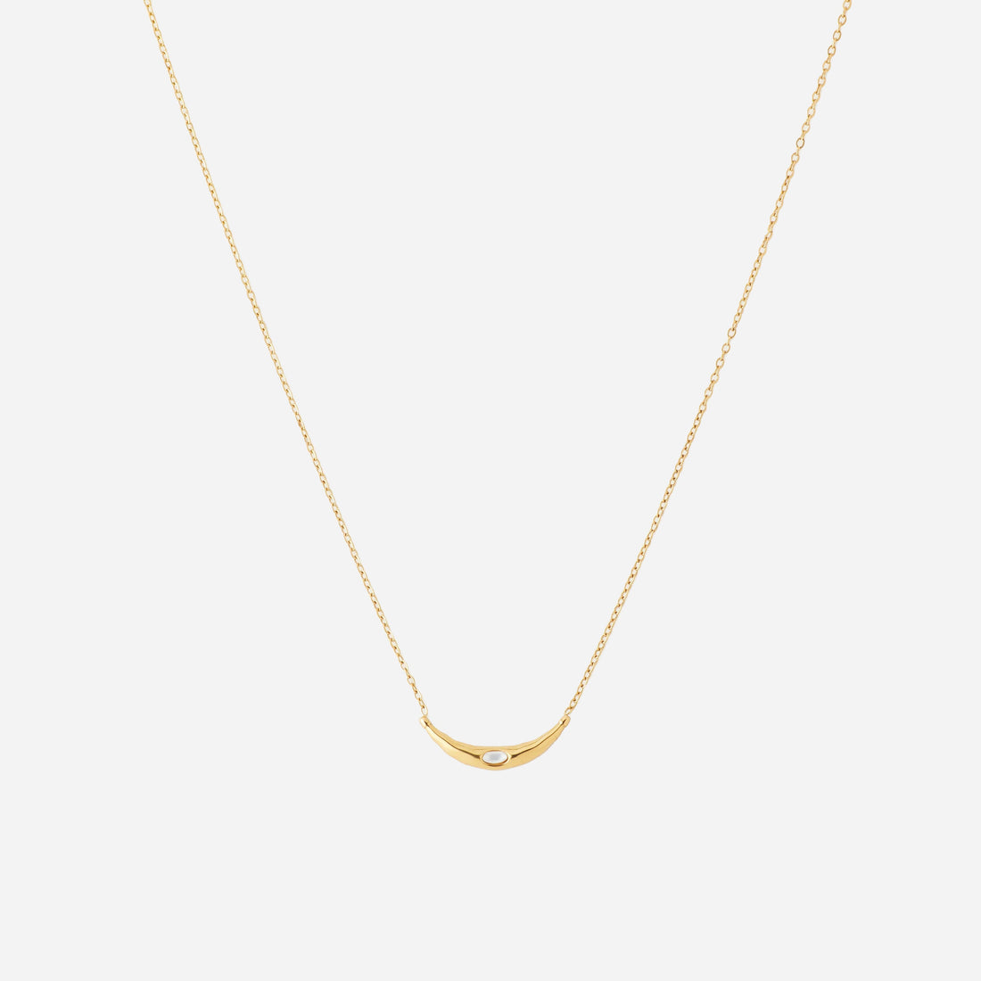 Gold Pearlnecklace by SOMIY – minimalist jewelry that pairs with our clip-on earrings