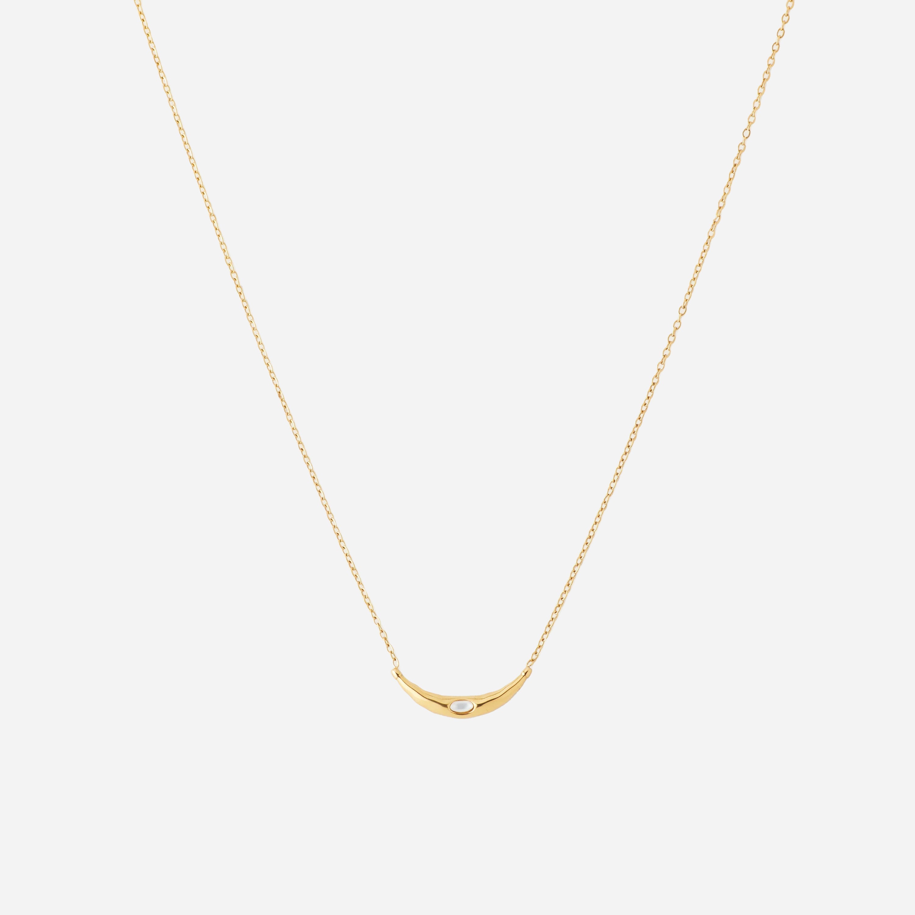 Gold Pearlnecklace by SOMIY – minimalist jewelry that pairs with our clip-on earrings