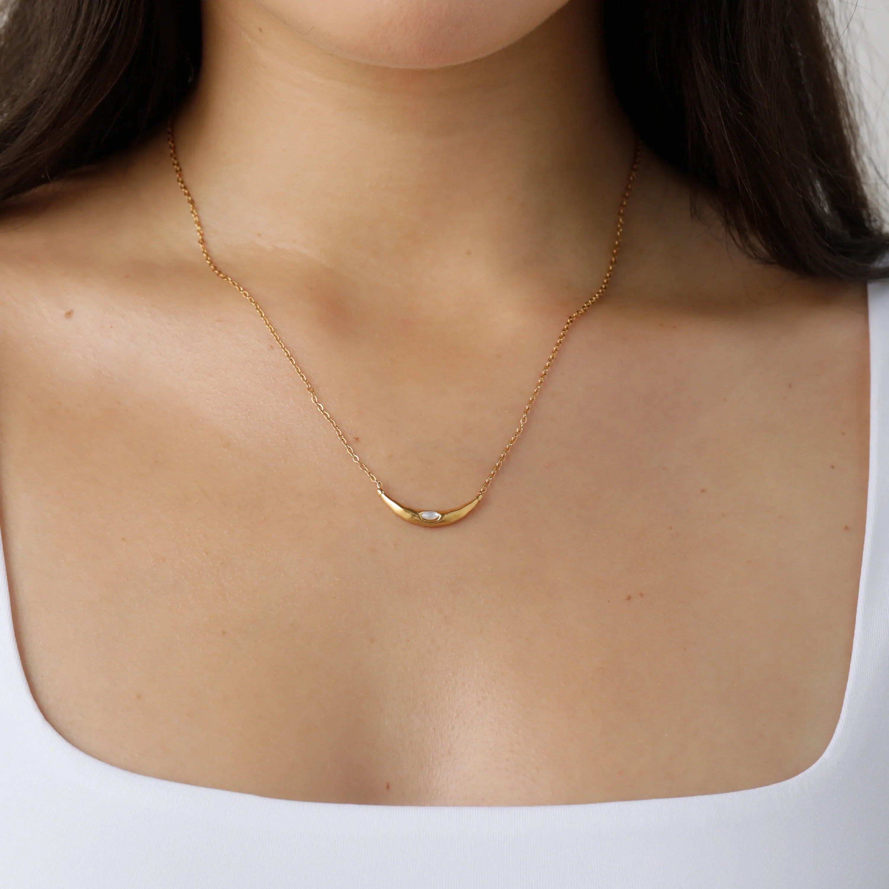 Pearlnecklace by SOMIY – minimalist jewelry that pairs with our clip-on earrings