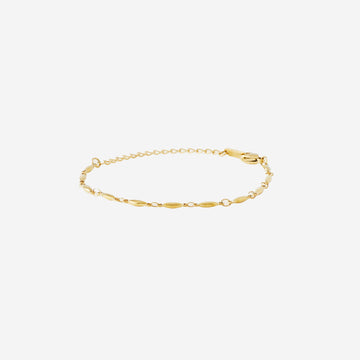 Goldnecklace by SOMIY – minimalist jewelry that pairs with our clip-on earrings