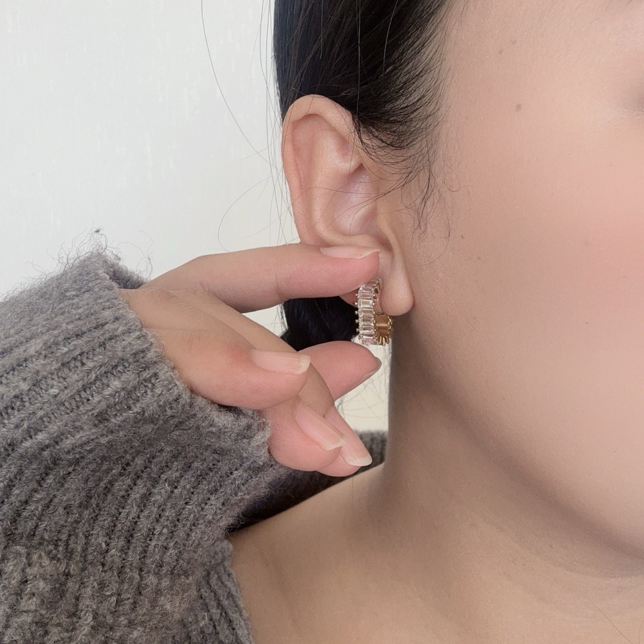 C-shaped zircon Clip-On Stud Earrings - Gold