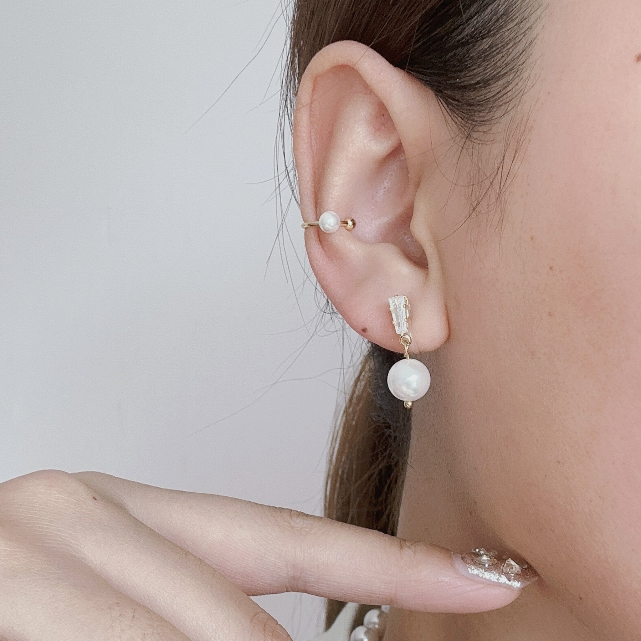 Gold Pearl Crystalclip-on earrings by SOMIY – pain-free non-pierced jewelry for everyday wear